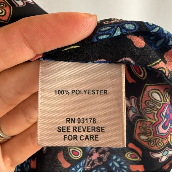 Philosophy BL Kaleidoscope Multicolor
Short Sleeve Semi Sheer V-neck XS - Picture 9 of 11